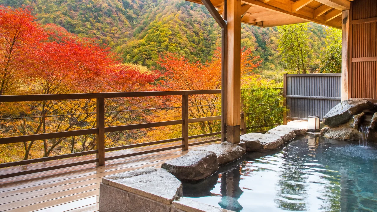 紅葉が見える露天風呂のおすすめ宿｜秋旅で訪れたい癒やしの温泉